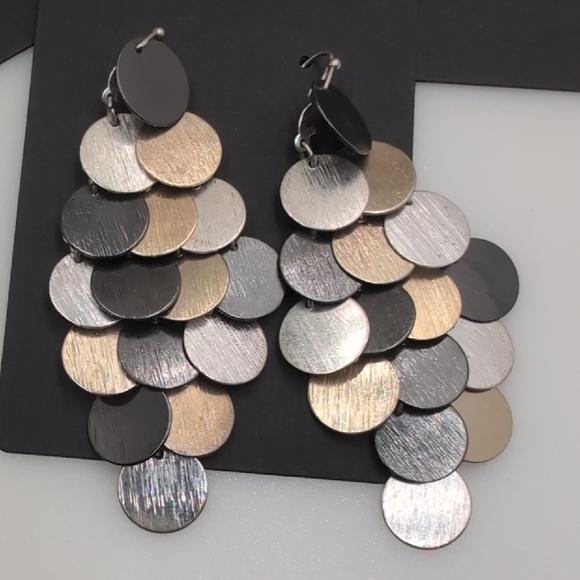 Refined Earring Bundle - Quiet Luxury, Classic Style Set Of Three - Picture 5 of 6